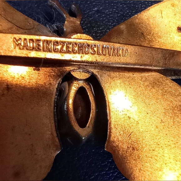 Czechoslavakian Butterfly Brooch - Picture 2 of 2